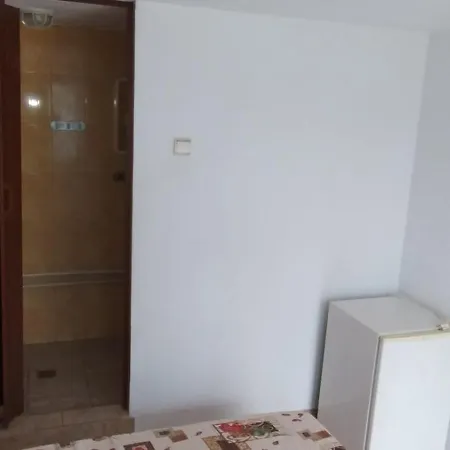 Casa Dobrescu Cata Si Miha *