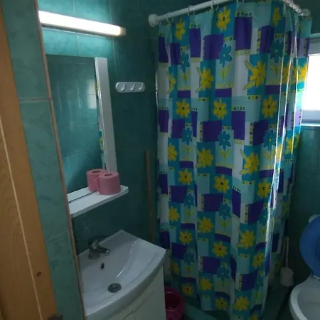 Casa Dobrescu Cata Si Miha Konukevi *