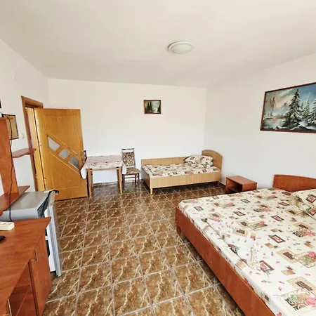 Casa Dobrescu Cata Si Miha *